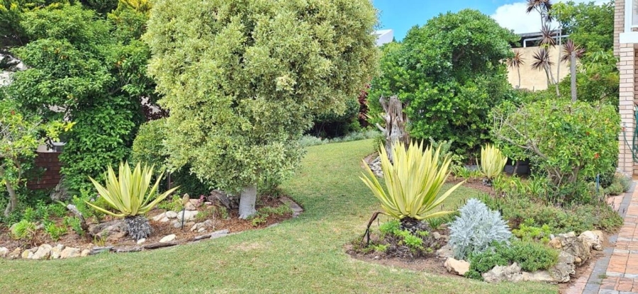 3 Bedroom Property for Sale in Stilbaai Wes Western Cape